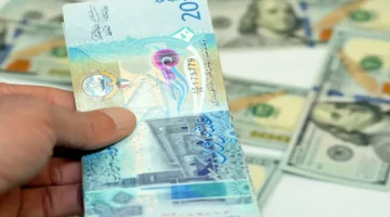 سعر الدينار الكويتي اليوم الخميس في البنوك الرسمية